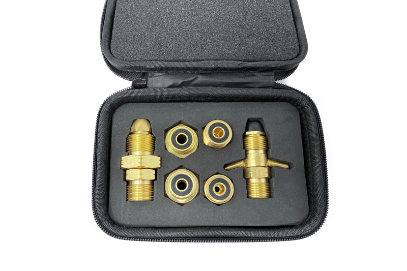 Adapter set in case